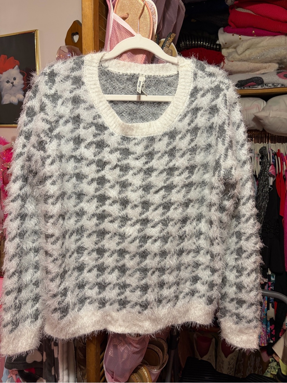 Mudd Fuzzy Houndstooth Crewneck Sweater - White & Gray